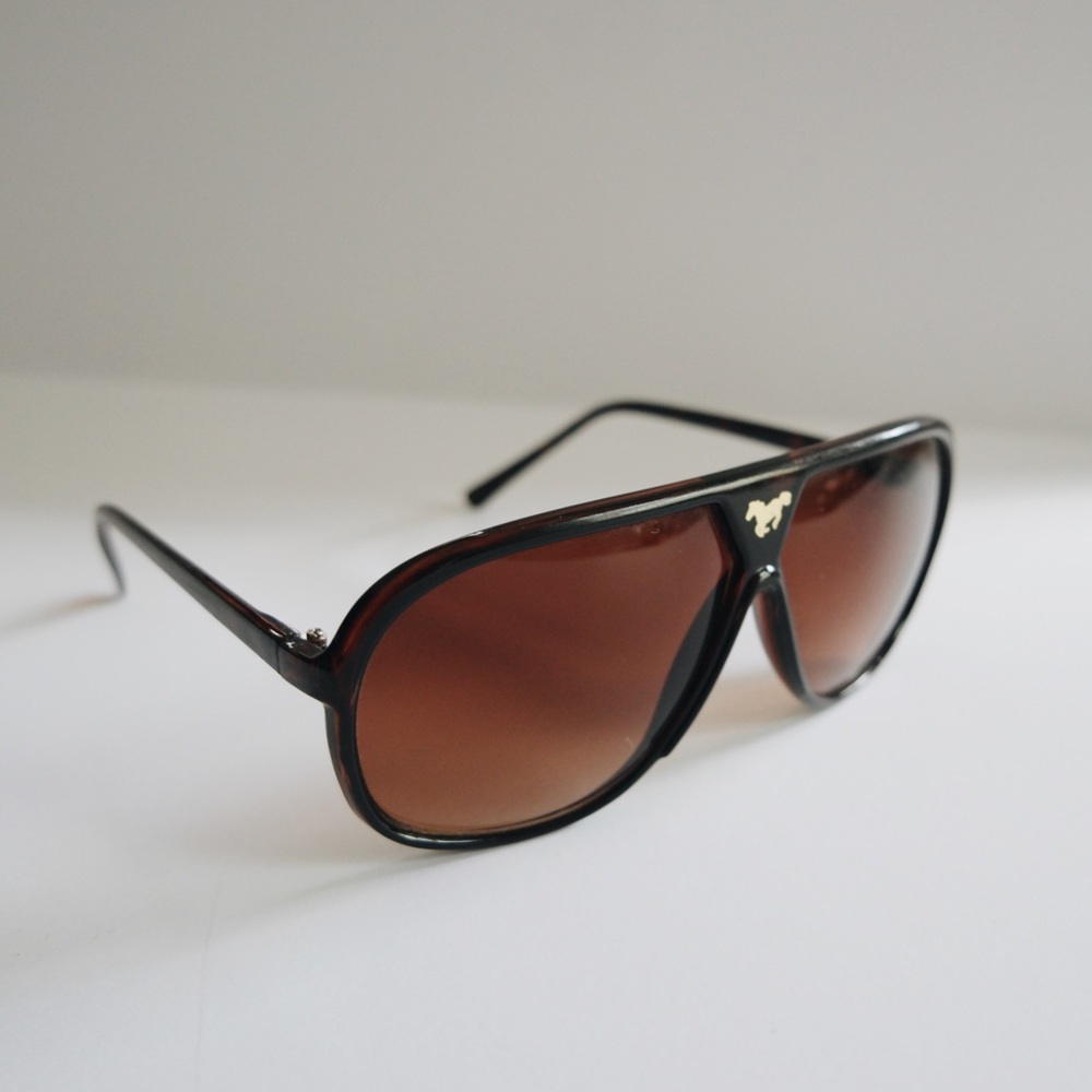 Aviator Style Sunglasses